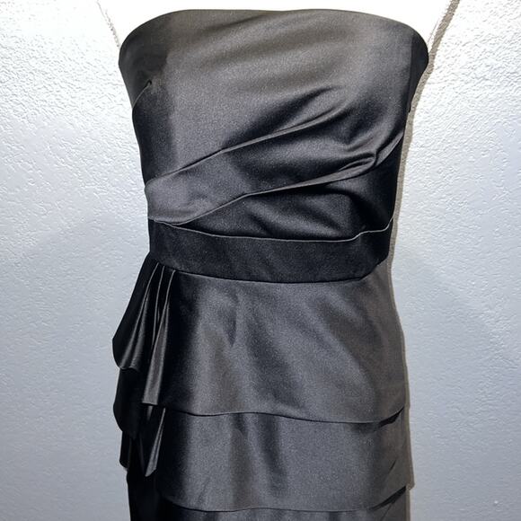 White House Black Market Satin Lined Strapless Beautiful Cocktail Dress - Size 4 - Picture 2 of 10